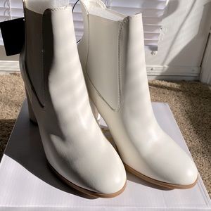 White ankle boots round toe
